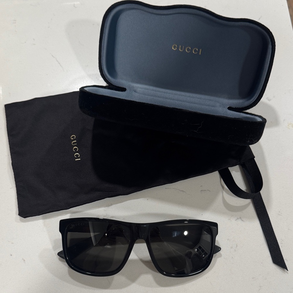 Authentic Gucci Black Sunglasses with Case and Pouch